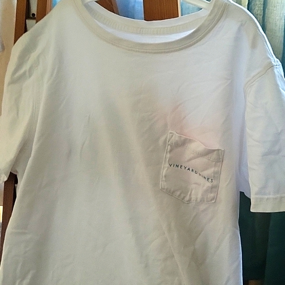 Vineyard Vines tee